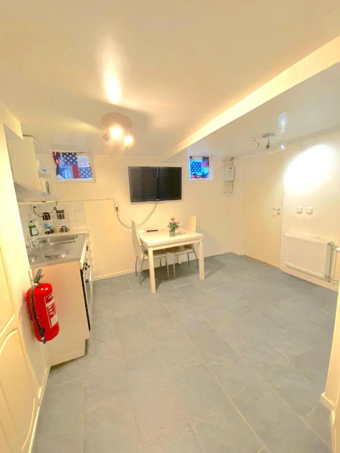Tallkrogen Romantic House - Upper Or Lower Apartment Stoccolma Esterno foto
