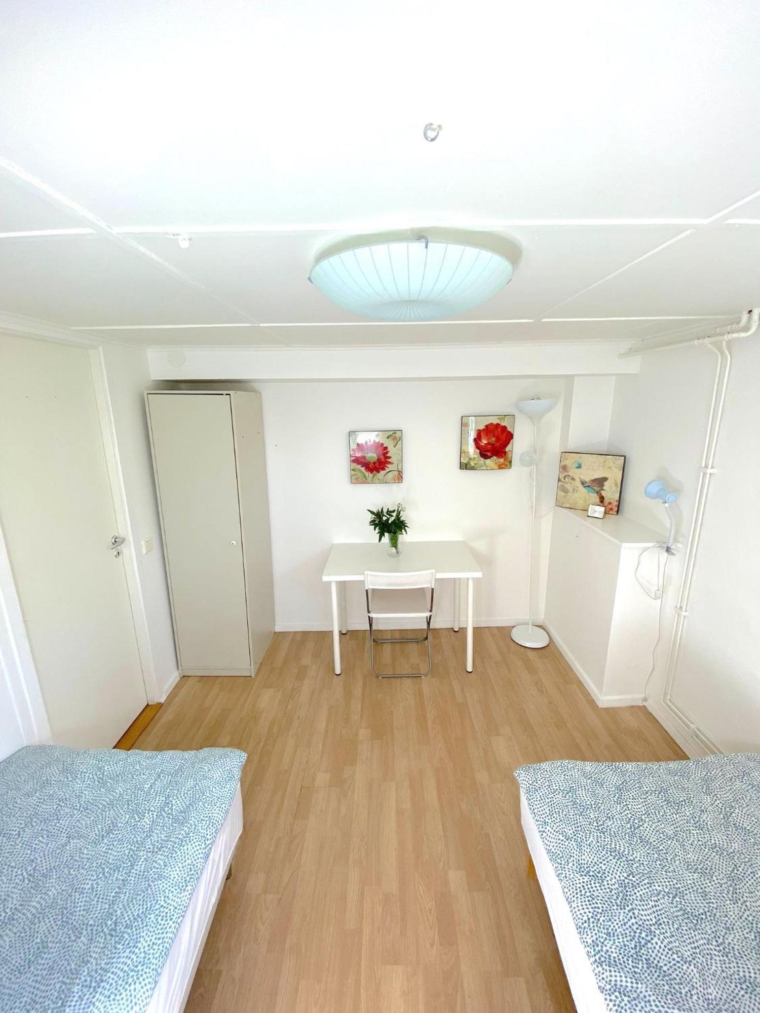 Tallkrogen Romantic House - Upper Or Lower Apartment Stoccolma Esterno foto